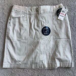 Karin Scott Petites Skort in Stonewall!